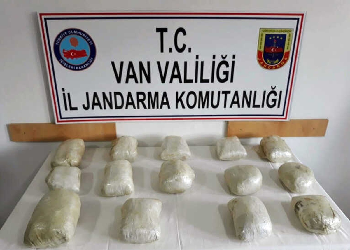 Van\'da 15 Kilo 208 Gram Toz Esrar Ele Geçirildi