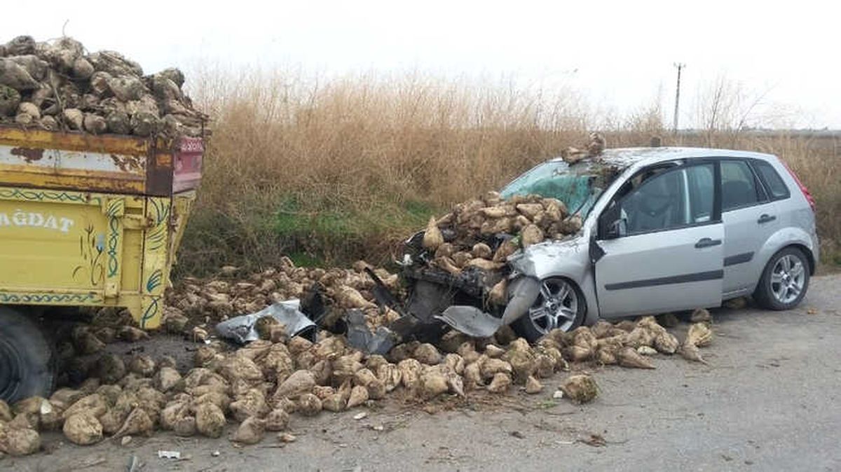 Aksaray\'da Otomobil Römorka Çarptı: 1 Ölü