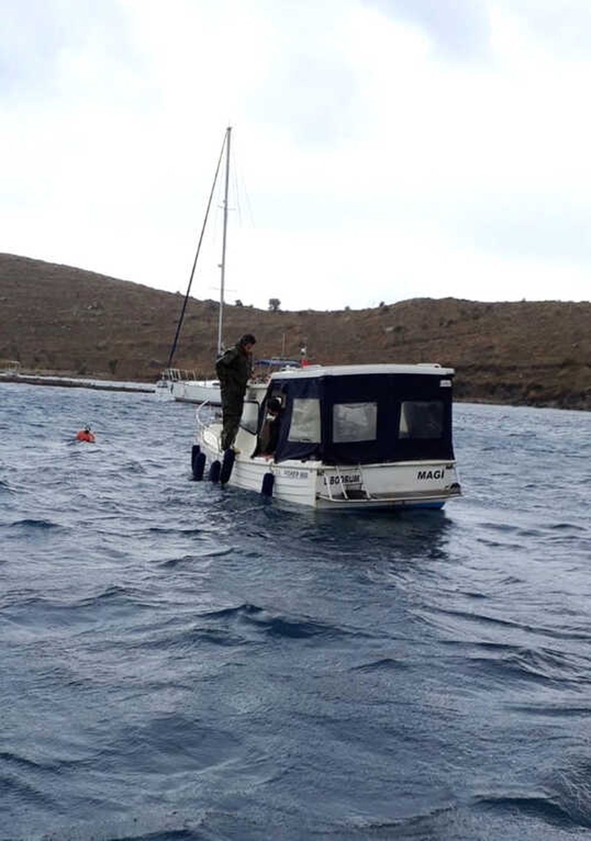 Arızalan Tekne Mürettebatını Sahil Güvenlik Kurtardı