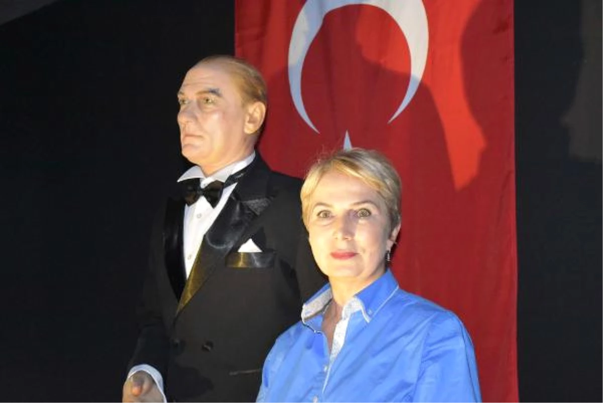 Atatürk\'e Benzemediği İddia Edilen Heykel İçin Müze Sahibinden Açıklama