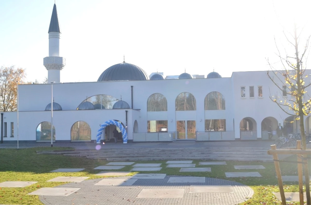 Belçika\'da Winterslag Fatih Camii\'ne Görkemli Açılış