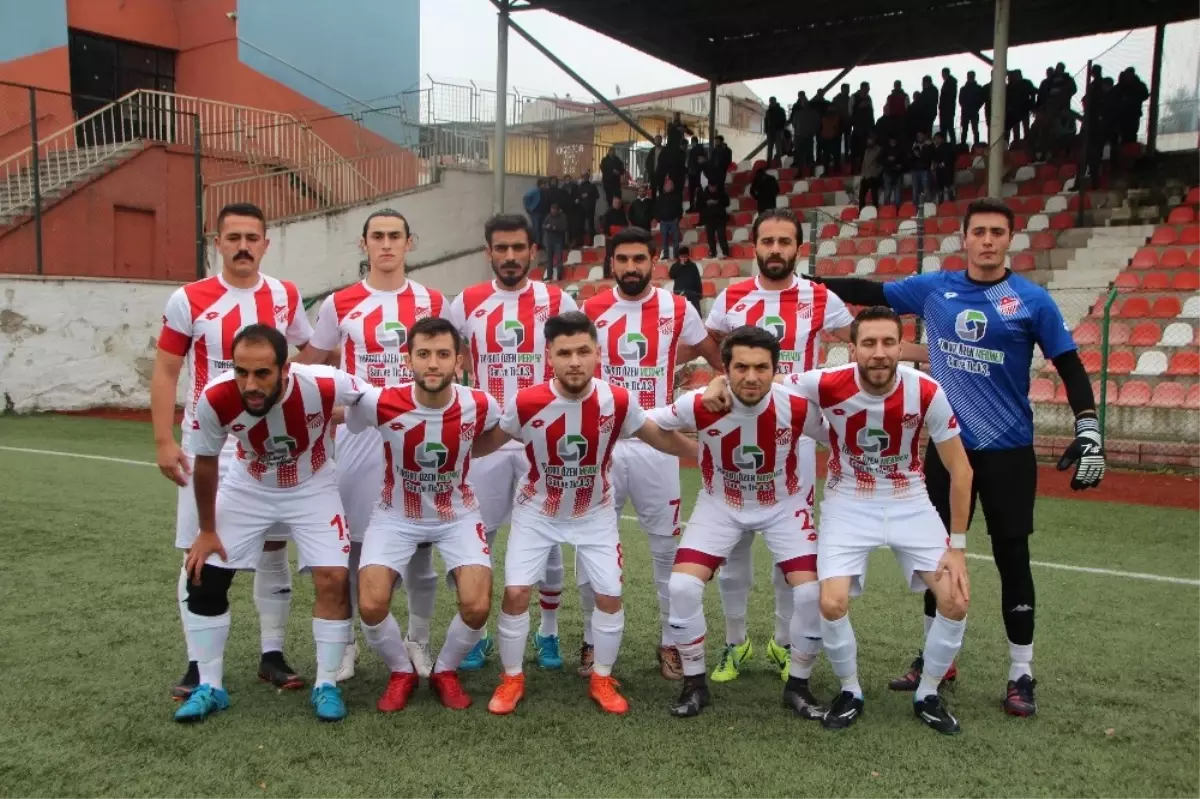 Bilecikspor\'u Eski Oyuncuları Avladı