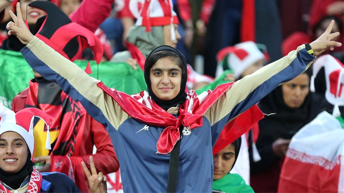 İran\'dan Almanya\'ya: Kadınlar ve Futbol Tribünleri