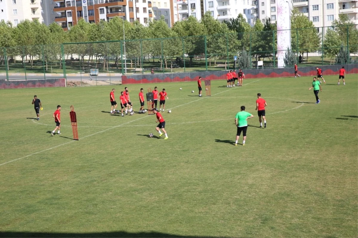 Karaköprüspor Yeni Stadında İlk Maçına Çıkacak