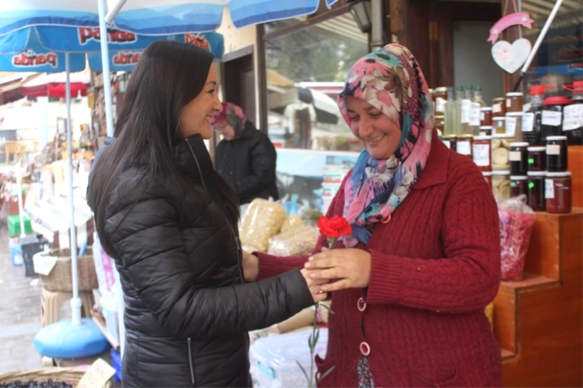 Mümkünlü Kasabasına Kadın Aday Adayı