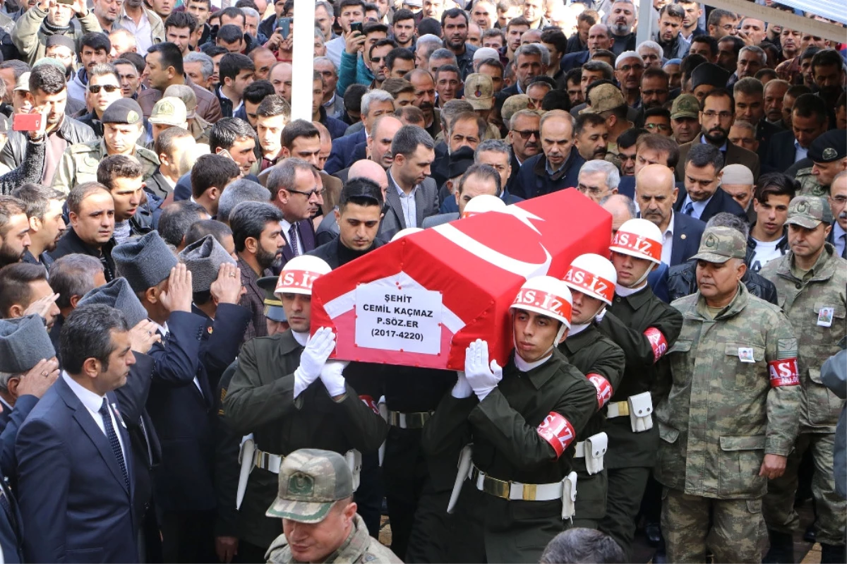 Şehit Cemil Kaçmaz Son Yolculuğuna Uğurlandı