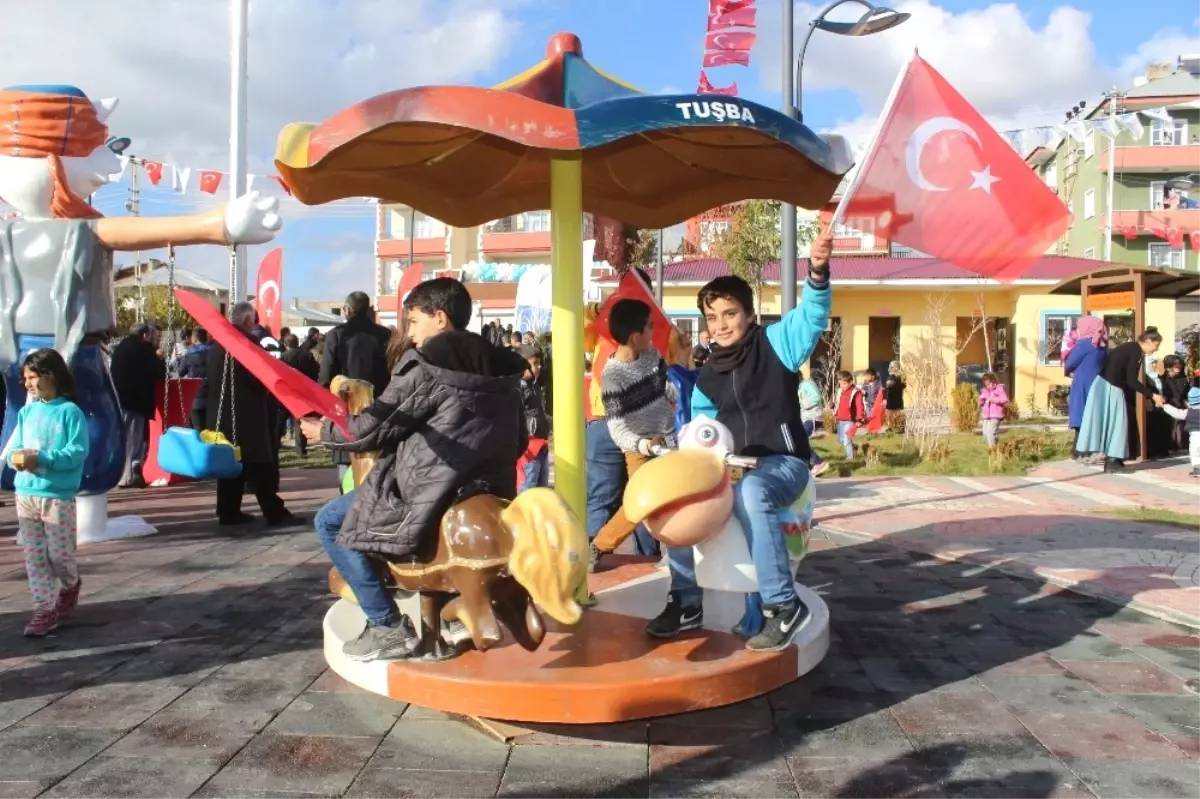 Tuşba Altıntepe Mahalle Parkı Hizmete Açıldı