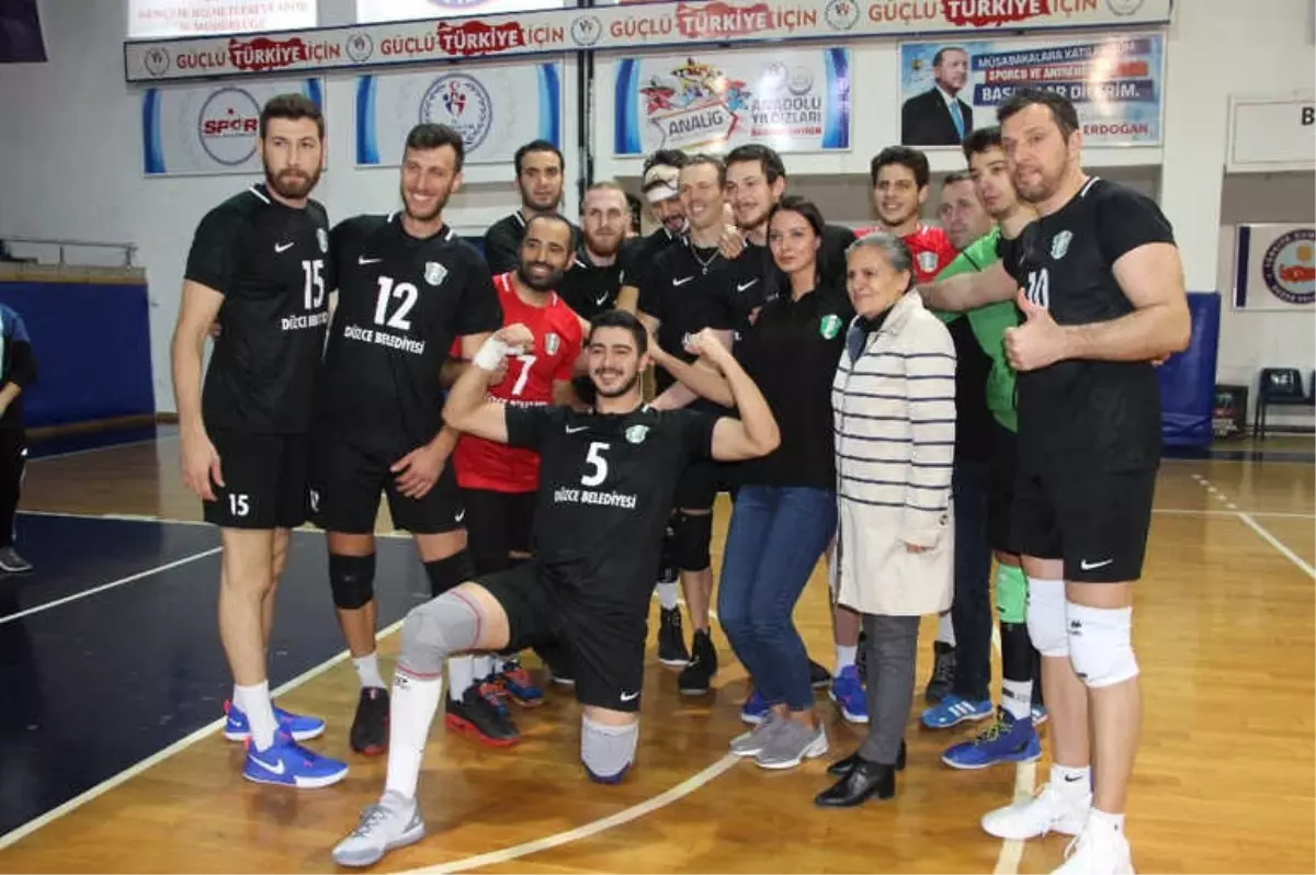 Voleybol Erkekler 1. Ligi: Düzce Belediyespor: 3 - Altekma: 2