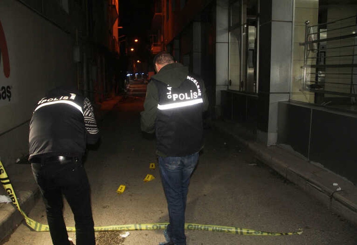 Cezaevi Firarisi 2\'si Yoldan Geçen 3 Kişiyi Vurdu