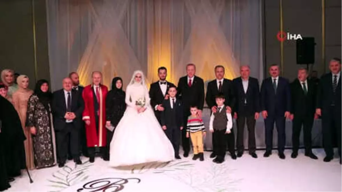 Cumhurbaşkanı Erdoğan, Fatih Belediye Başkanı Hasan Suver\'in Kızının Nikah Şahidi Oldu