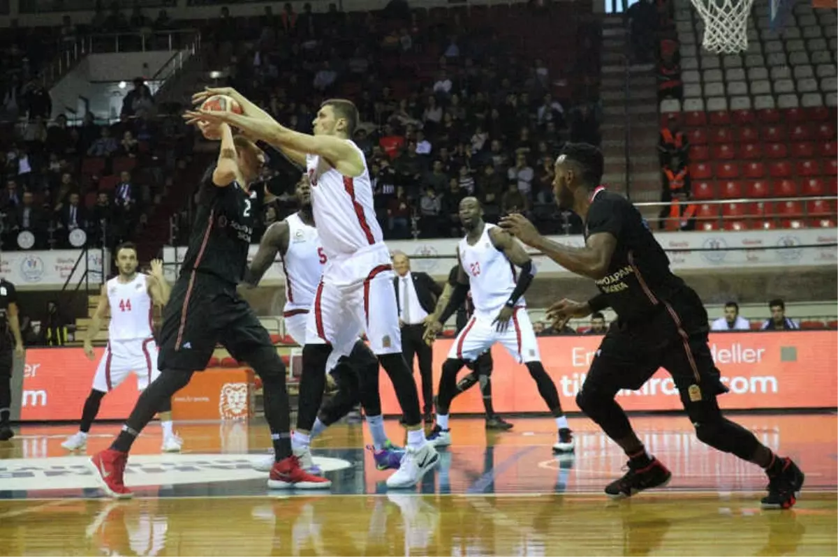 Gaziantep Basketbol Beşiktaş\'ı Eli Boş Gönderdi