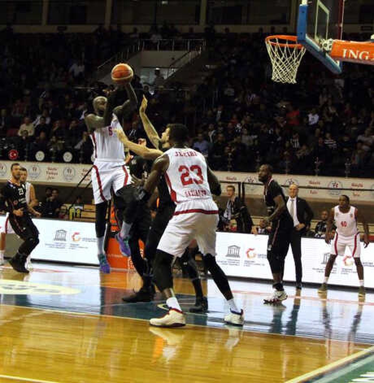 Gaziantep Basketbol - Beşiktaş Sompo Japan: 63-56