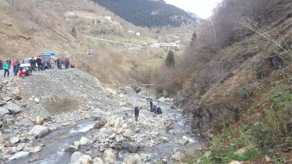 Hayvanlarını Otlatırken Düştüğü Derede Hayatını Kaybetti