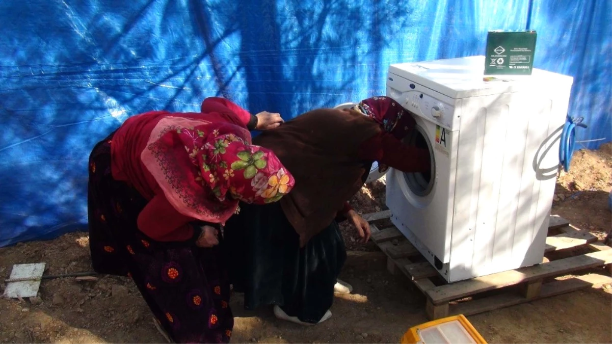Kıl Çadırlarda Yaşayan Yörük Kadınları, Çamaşır Makinesi ile Tanıştı