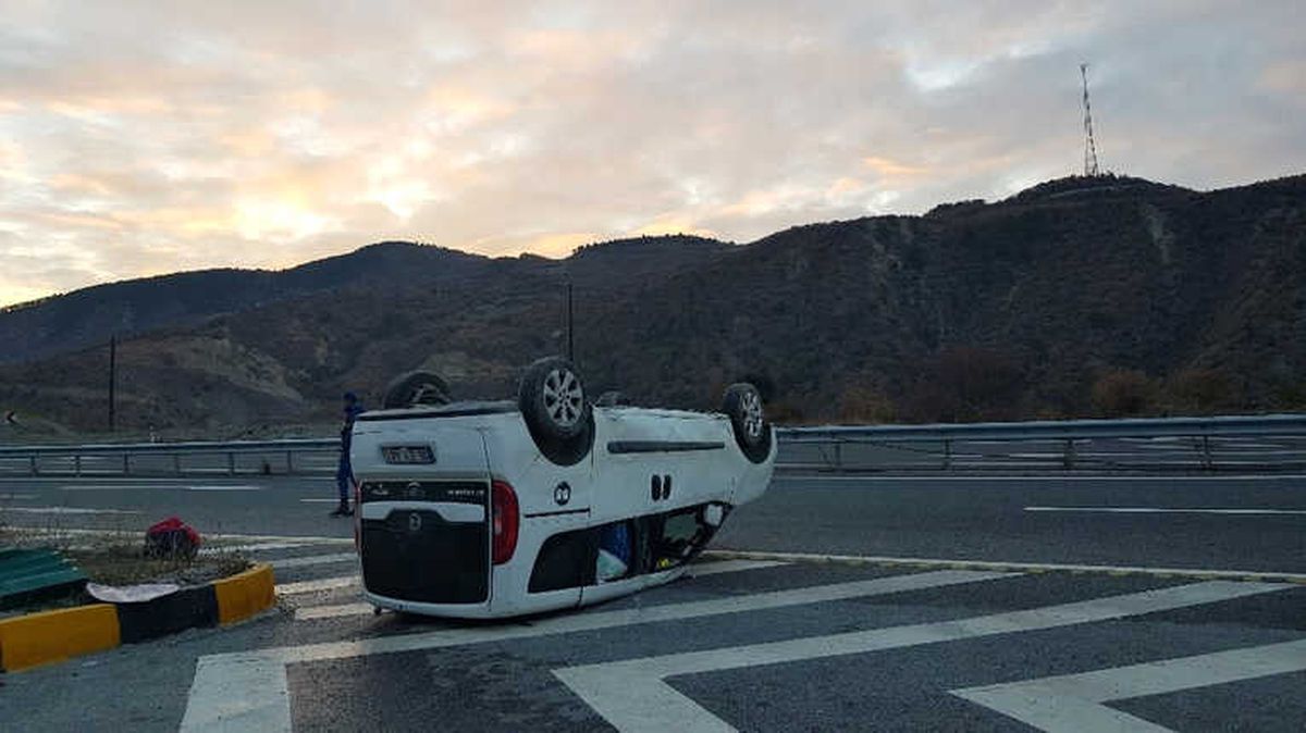 Tosya\'da Trafik Kazası: 2 Yaralı
