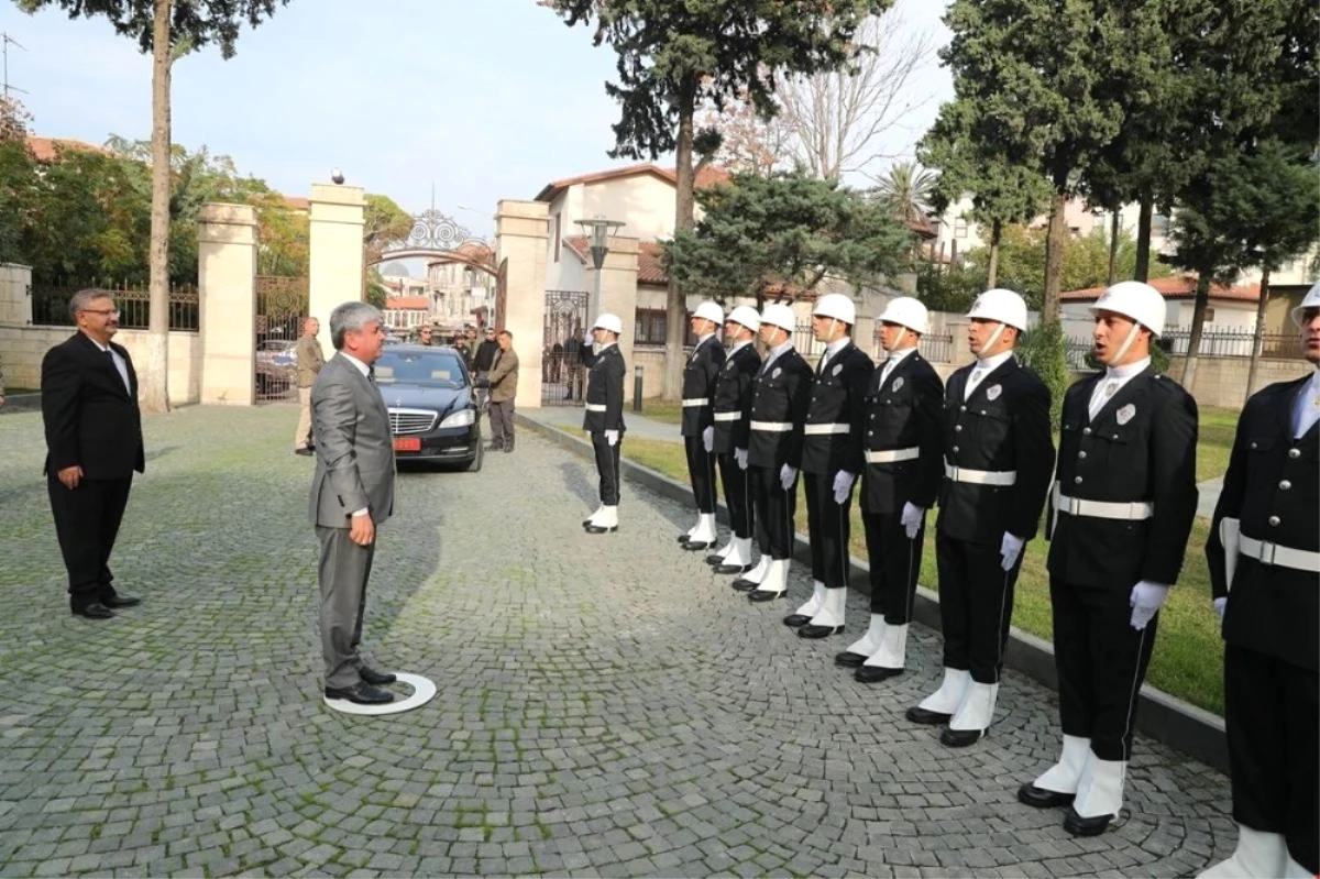 Yeni Vali Rahmi Doğan Hatay\'da Göreve Başladı