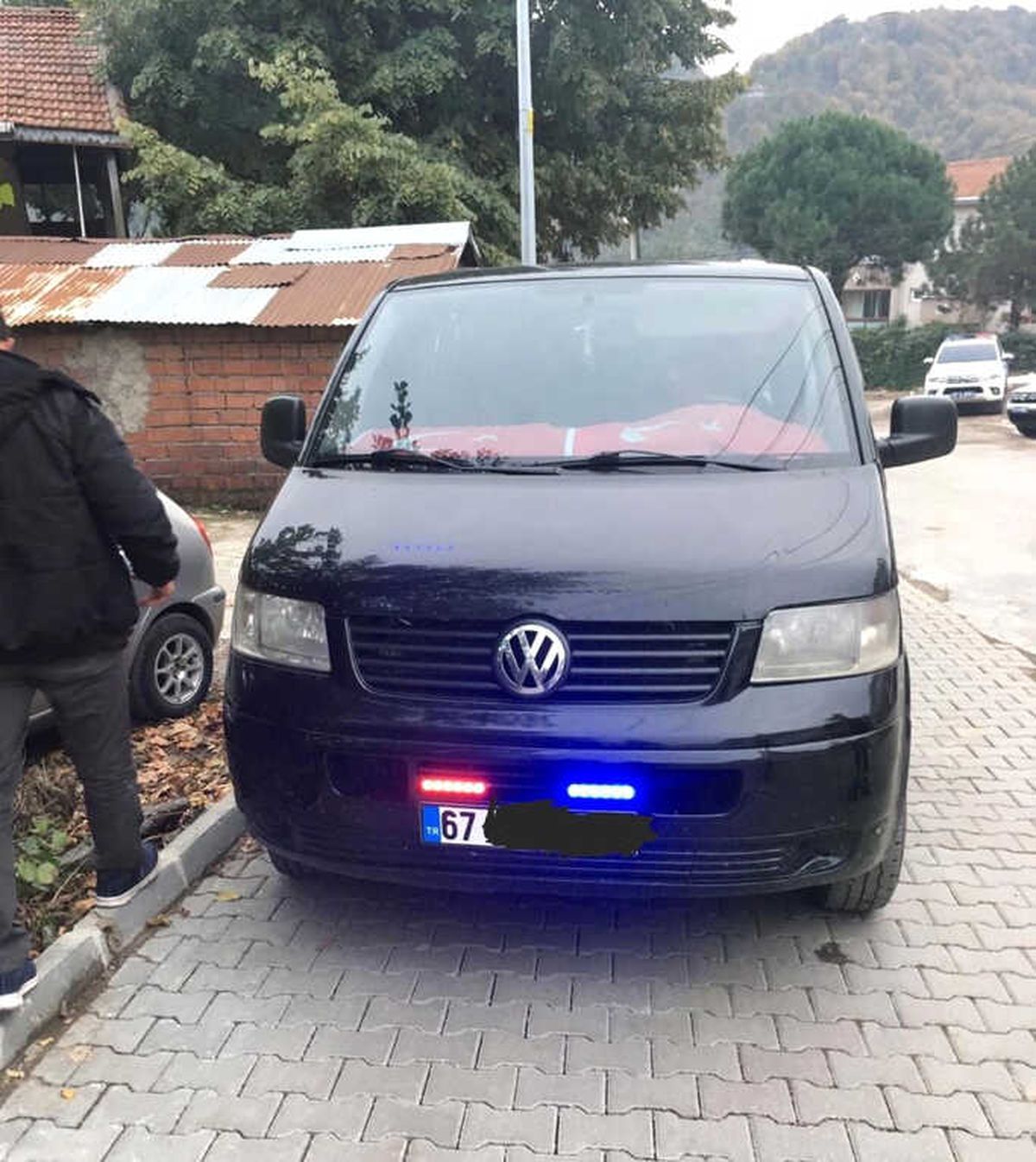 Zonguldak\'ta Çakarlı Araca 2 Bin 4 TL Ceza