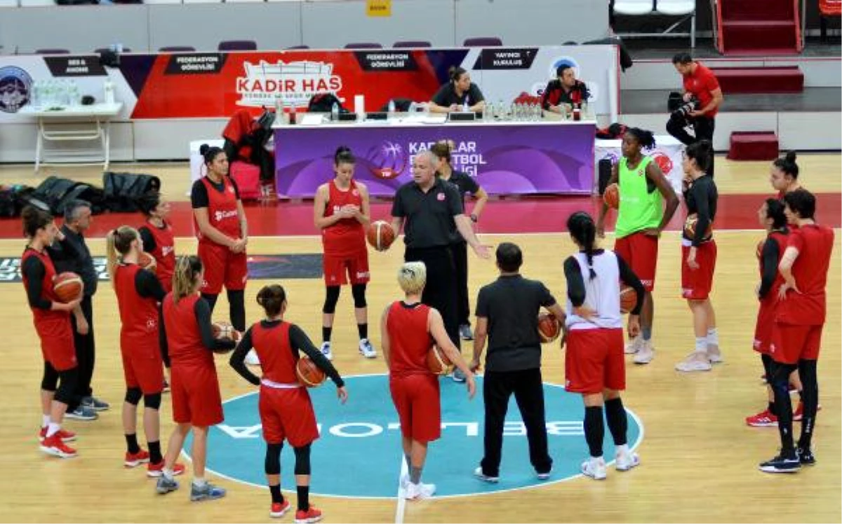 A Milli Kadın Basketbol Takımı, Belarus Maçının Hazırlıklarına Başladı
