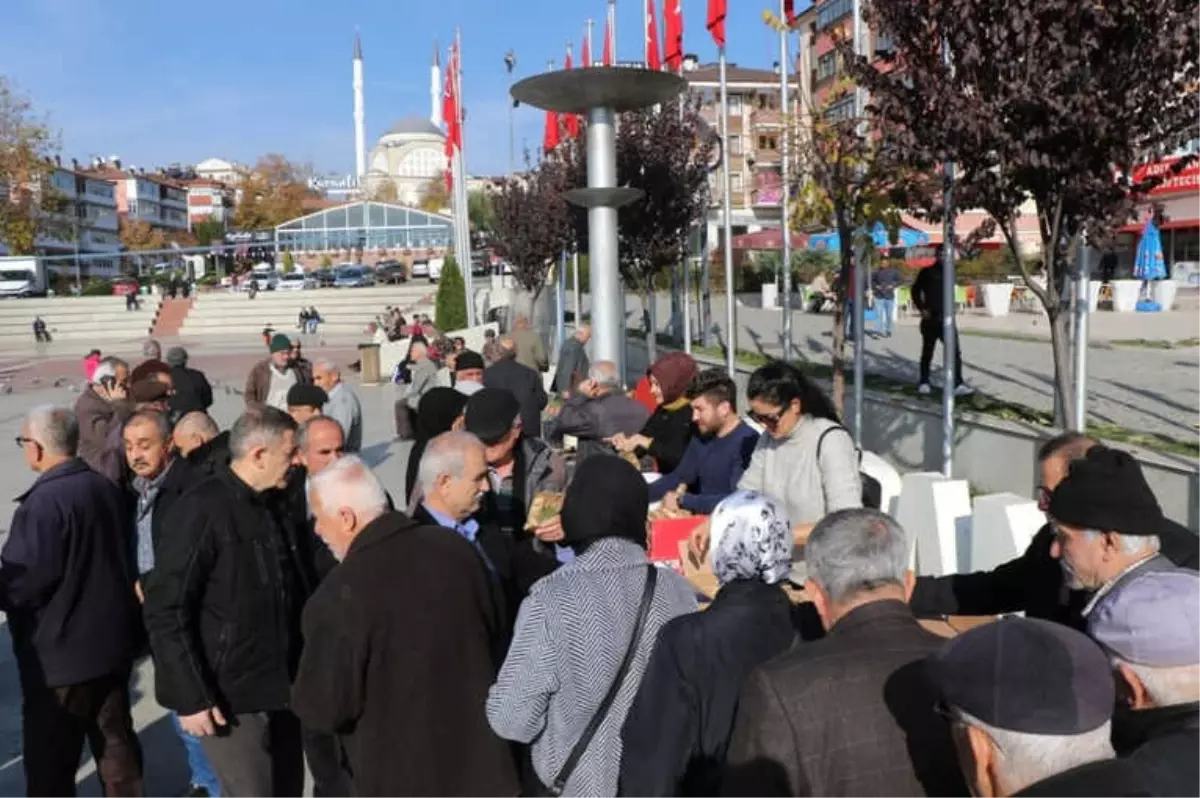 Belediyeden Kandil Simidi İkramı