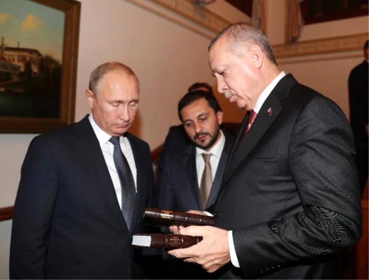 Cumhurbaşkanı Erdoğan Putin\'e Kitap Hediye Etti