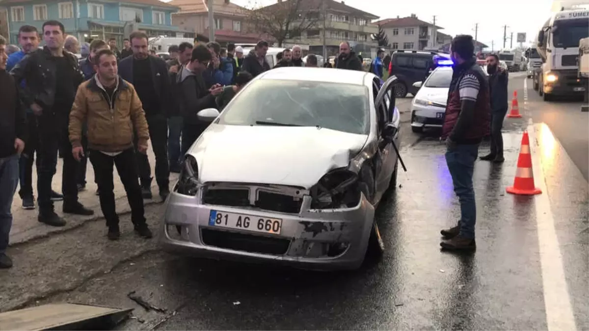 Düzce\'de Trafik Kazası: 5 Yaralı