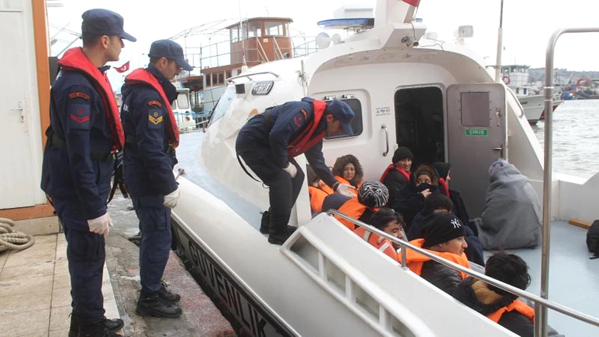 Ege\'de Sahil Güvenlik 44 Sığınmacıyı Kurtardı