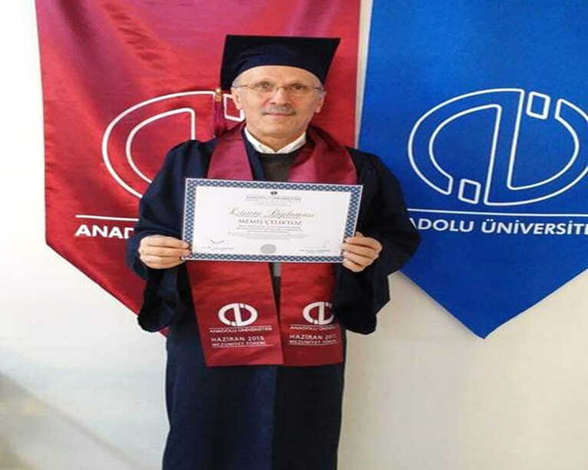 Ezan Okurken Kalp Krizi Geçirerek Hayatını Kaybetti