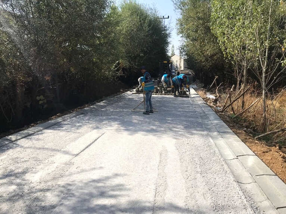 İpekyolu Belediyesinden Kilit Taşı Döşeme Çalışması