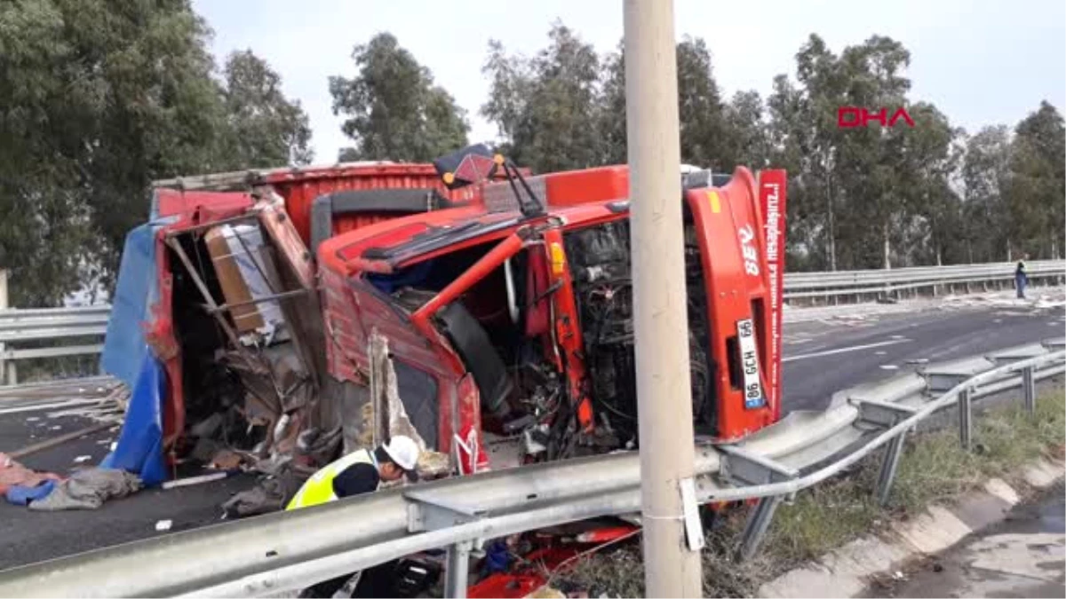 İzmir\'deki Kazada Tır Şoförü Öldü