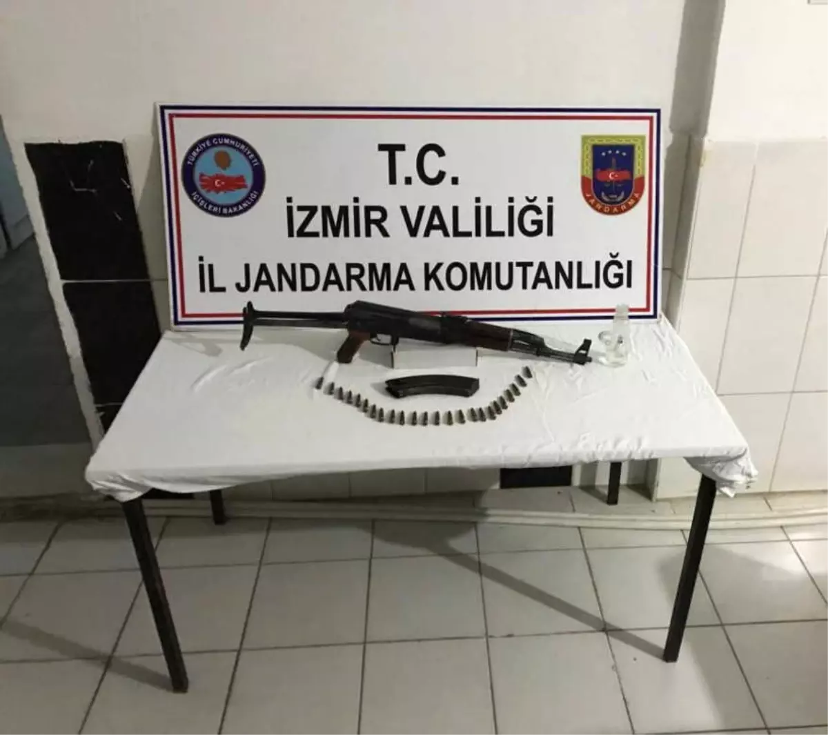 Jandarmanın Durduğu Araçta Kalaşnikof Bulundu