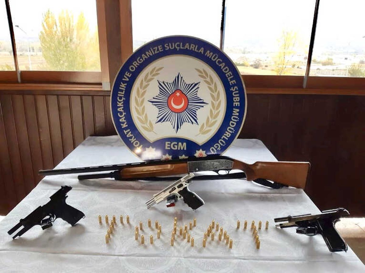 Karadeniz\'den Getirdiler, Niksar\'da Satarken Yakalandılar