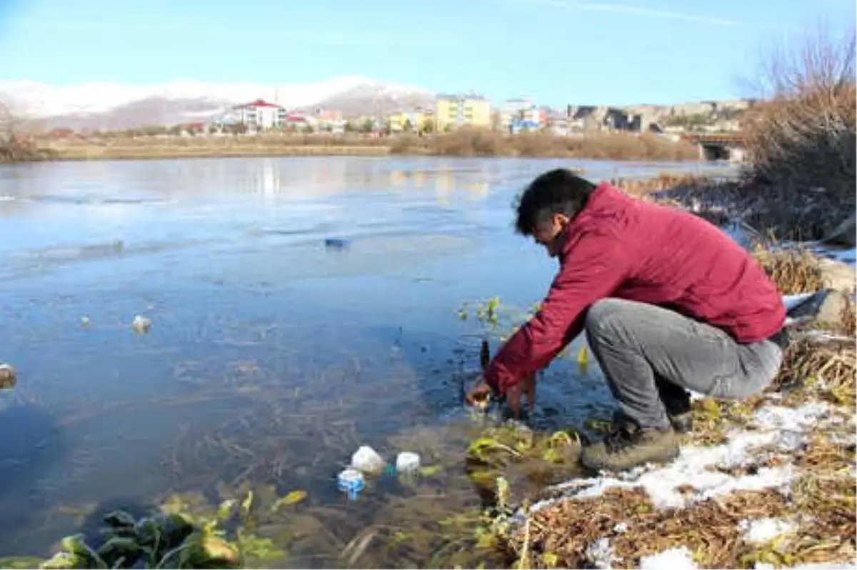 Kura Nehri Buz Tuttu