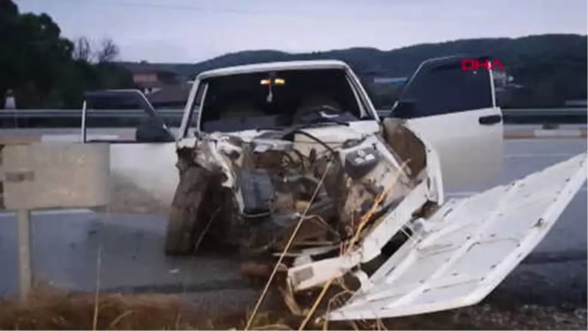 Manisa Otomobil Karşı Şeride Geçti 1 Ölü, 1 Yaralı