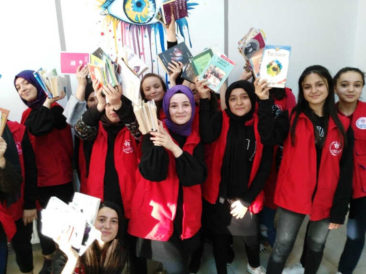 Öğrenciler 2 Bin Kitap Topladı