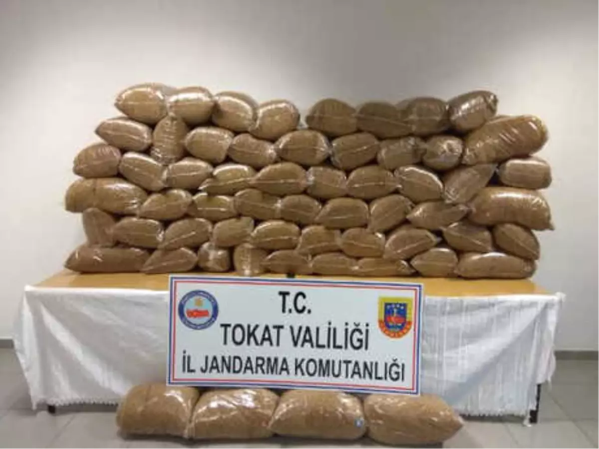 Tokat\'ta Kaçak Sigara ve İçki Operasyonu