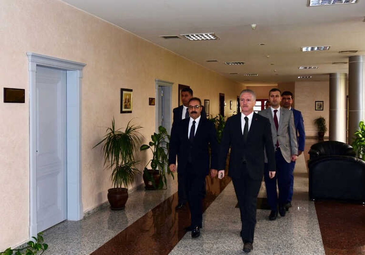 Vali Gül\'den Rektör Gür\'e Ziyaret