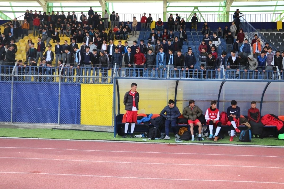 Ağrı\'da Liseler Arası Futbol Turnuvası