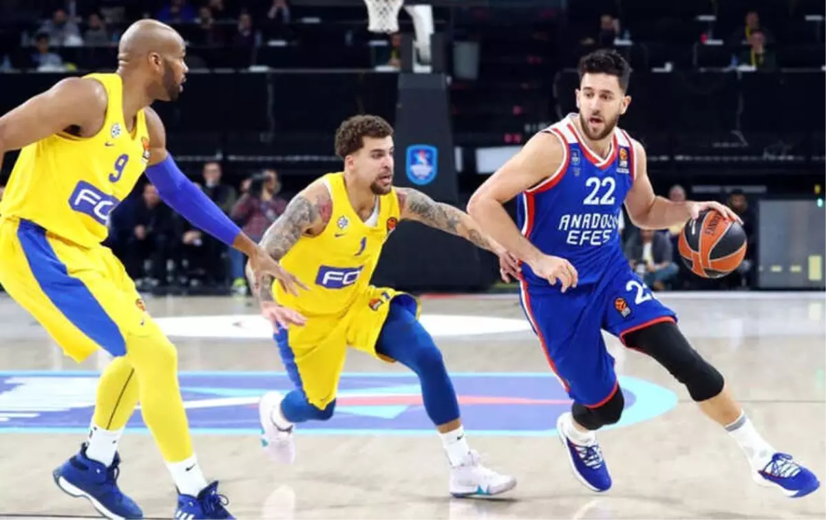 Anadolu Efes Farklı Kazandı