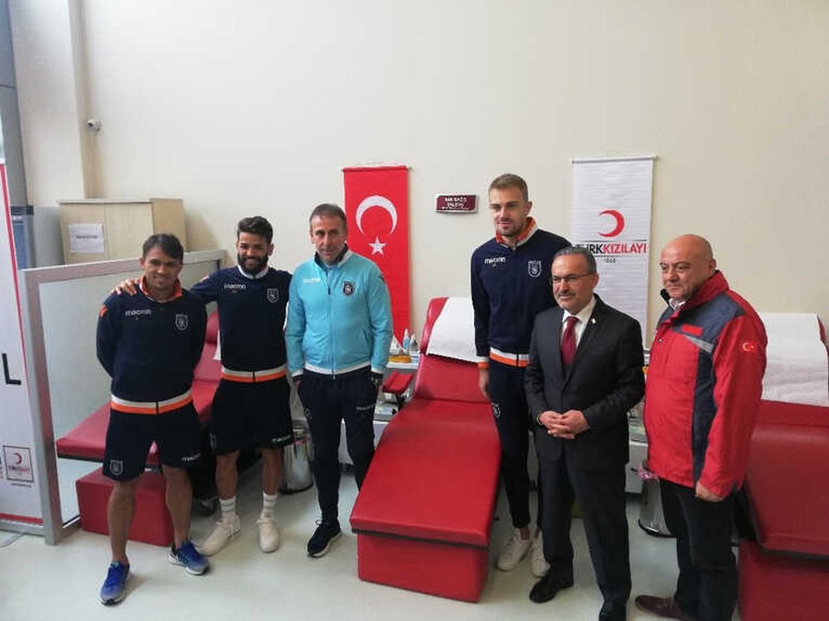 Başakşehir\'den Kızılay\'a Kan Bağışı