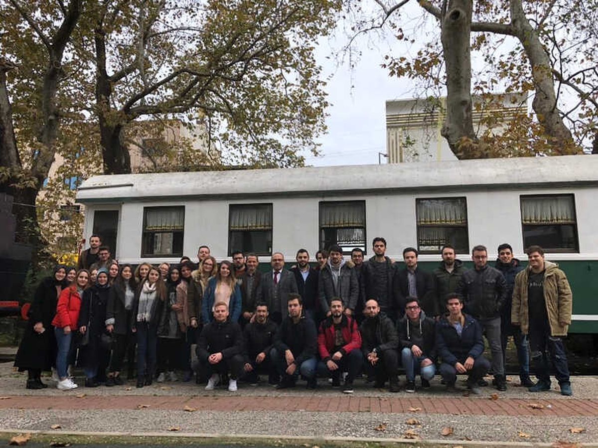 Batı Trakyalı Gençler Arı Gibi Çalışıyor