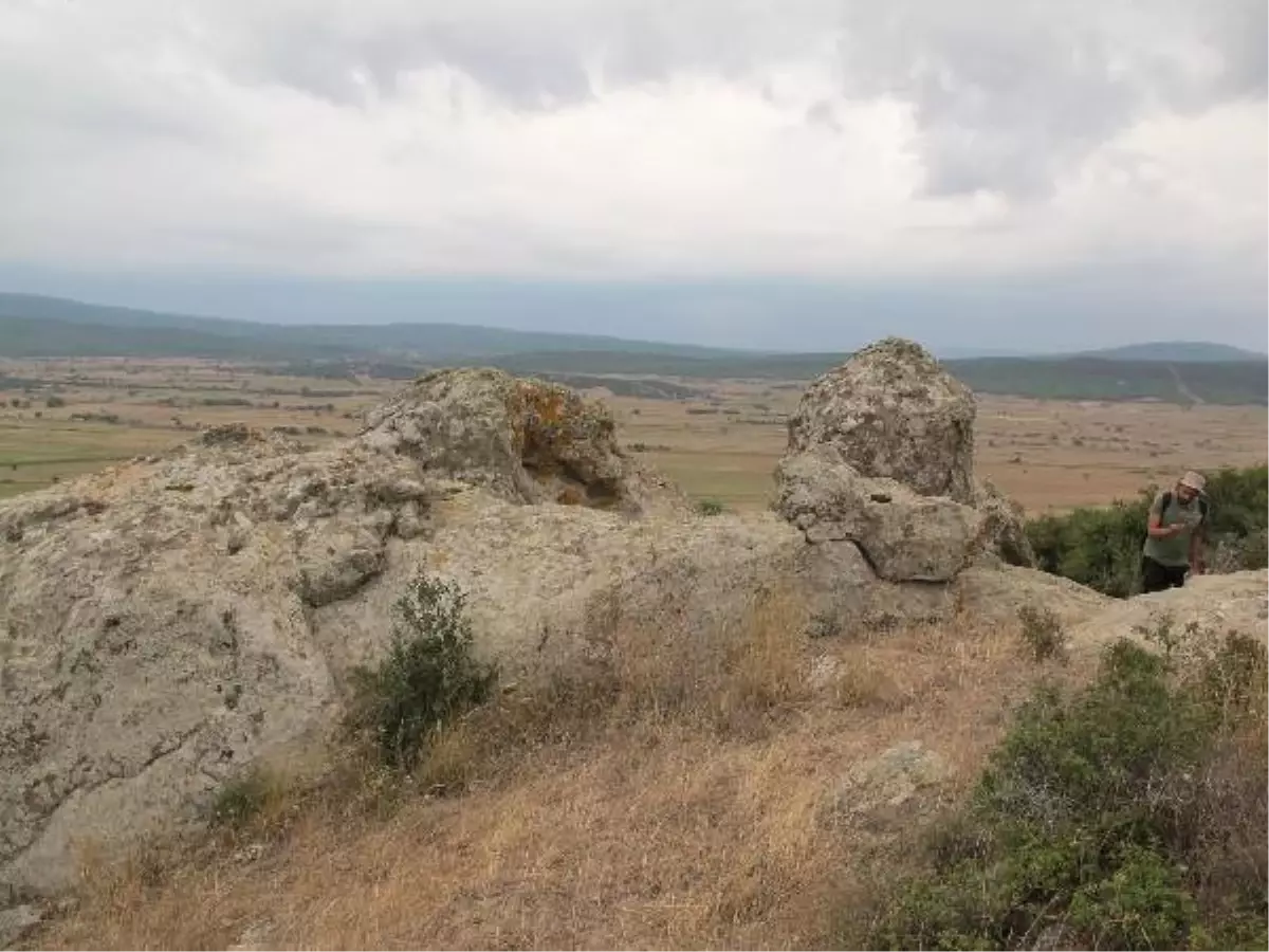 Çanakkale\'de, 2700 Yıllık Limnai Antik Kentinin Kalıntılarına Ulaşıldı