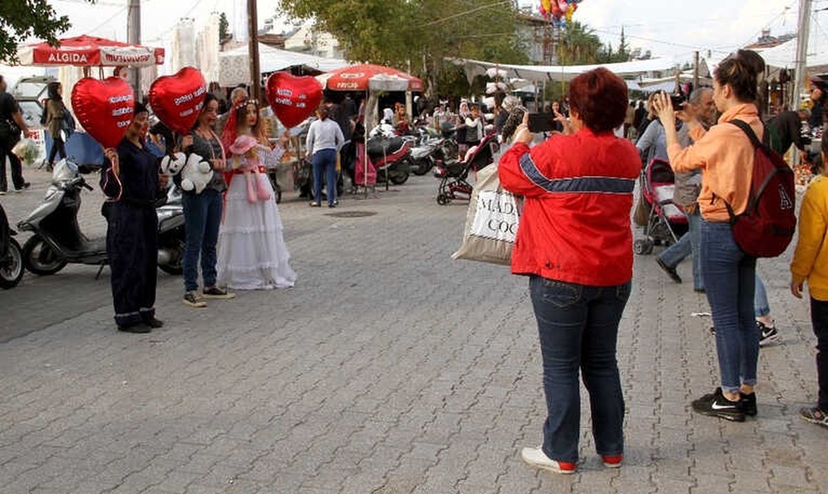 Çocuk İstismarına Karşı Pazarda Farkındalık Oluşturdular