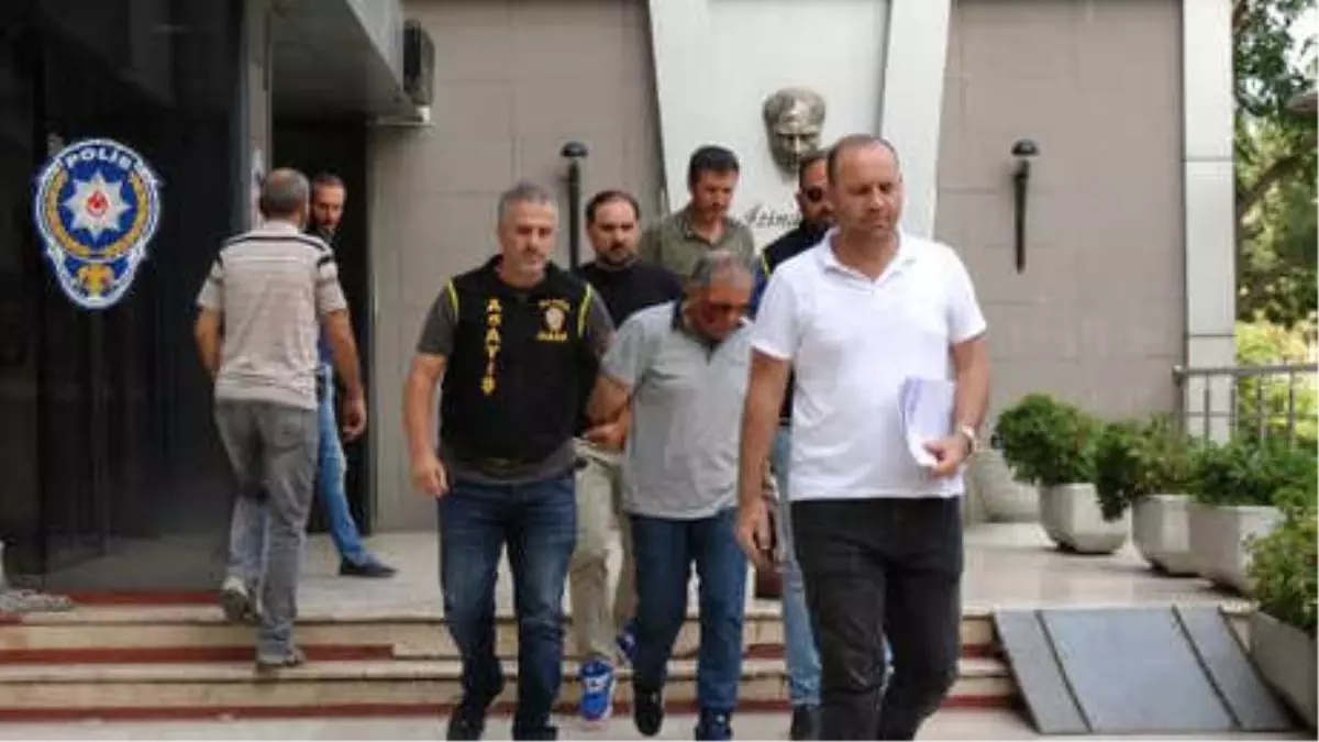 Gelin Arabalı\' Soyguncu, Kuyumcuyu Soymaya Değil, Havaya Ateş Etmeye Gelmiş