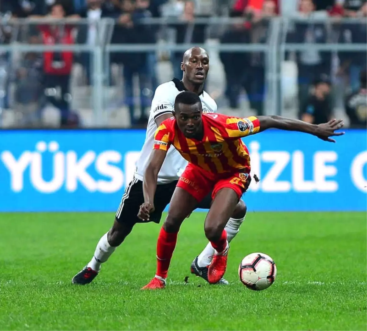 Kayserispor\'dan Mensah\'a Şartlı İzin