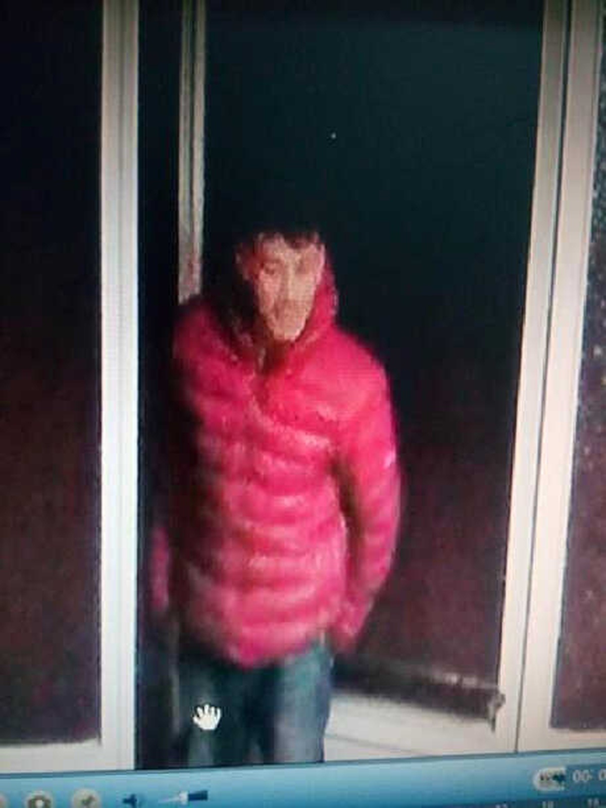 Nazilli\'de Camiye Giren Hırsız, Laptop ve 100 Lira Madeni Parayı Çaldı