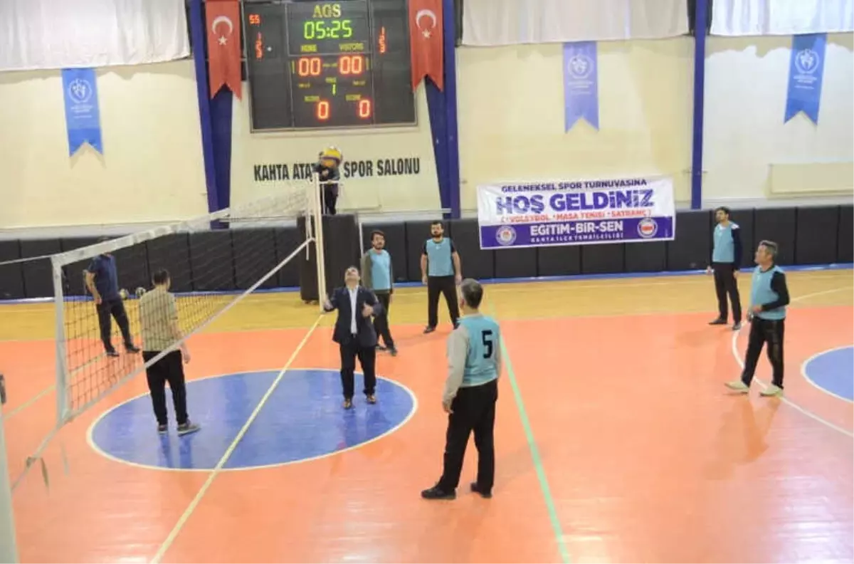 Okullararası Voleybol Turnuvası Başladı