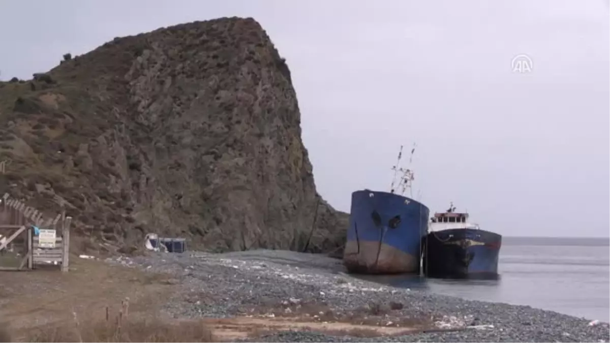 Yalova\'da Karaya Oturan Hacizli Gemilerde Hırsızlık Girişimi