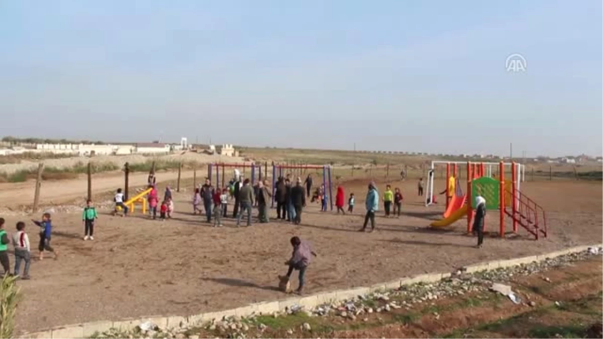 Afrin\'e Çocuk Parkı ve Futbol Sahası