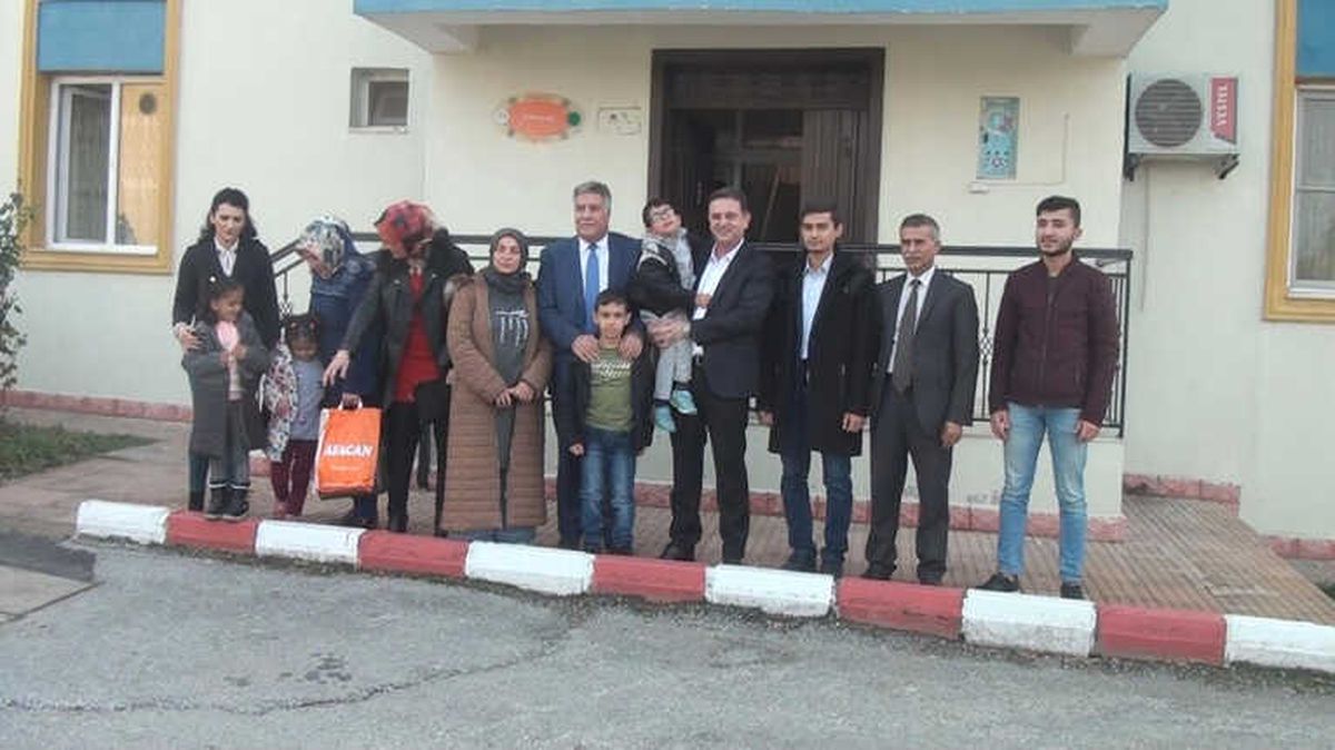 AK Parti\'den Sevgi Evlerine Ziyaret