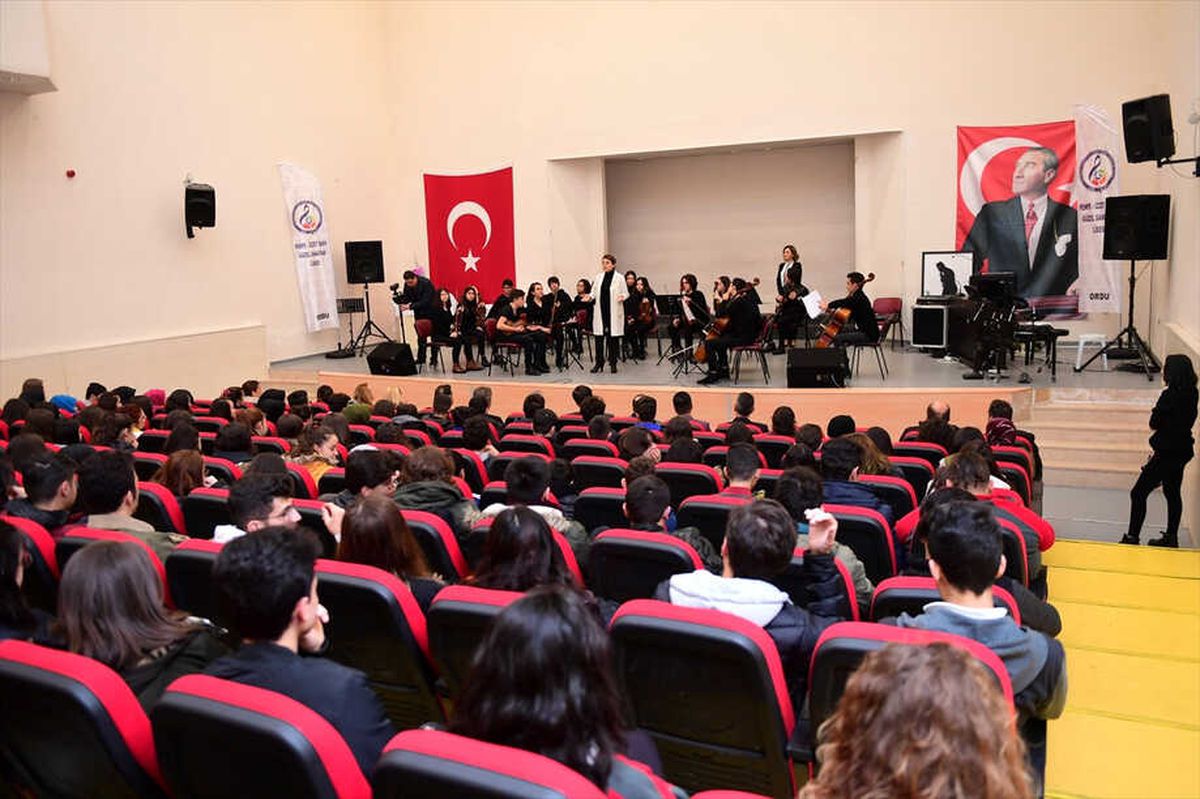 Başkan Tekintaş Gençlerle Buluştu